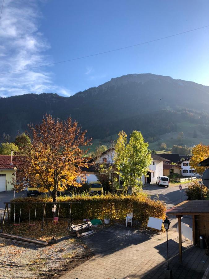 Dreibettzimmer mit Balkon